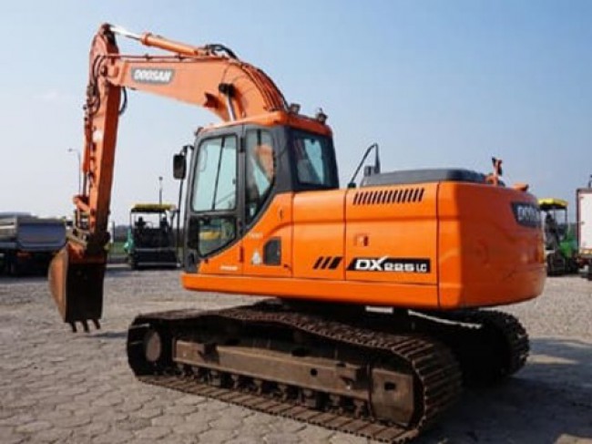 Гусеничный экскаватор «Doosan DX 225»
