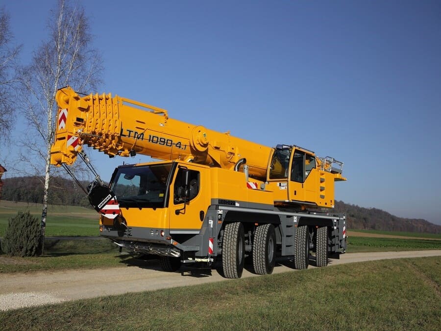 Автокран Liebherr 1090 - 90 тонн