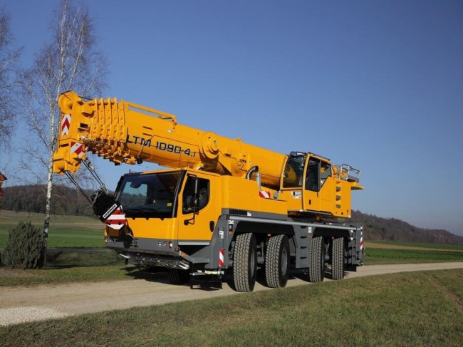 Автокран Liebherr 1090 - 90 тонн